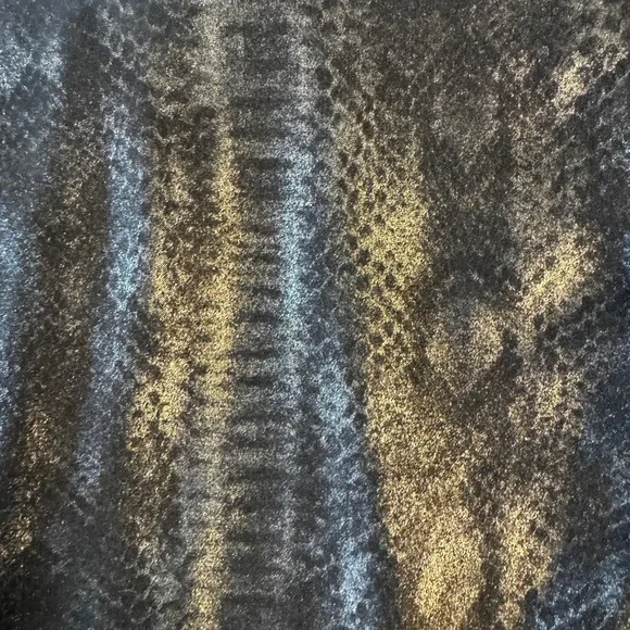 Rock & Republic Women XL Black Gold Metallic Snakeskin Zip Front Cutout Tank Top - Picture 4 of 6